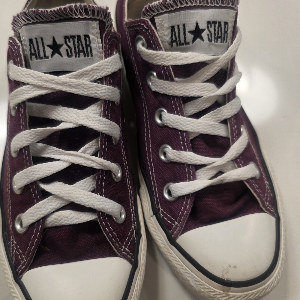 Converse Women's Maroon Athletic Shoes Chuck Taylor Sneakers W6